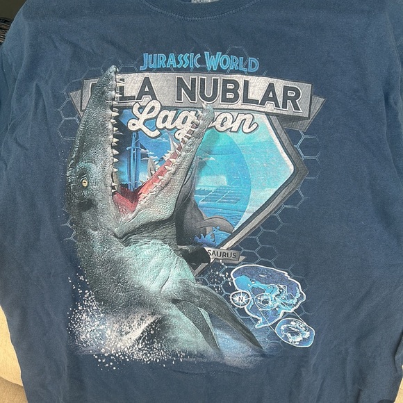 Jurassic World Blue Graphic T-Shirt Isla Nublar Lagoon Universal Studios XL GUC - Picture 12 of 17